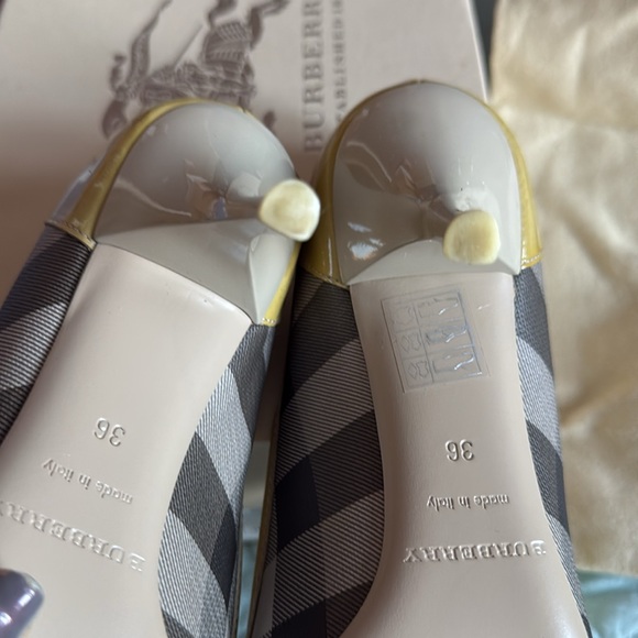 Burberry Designer Heels - Picture 4 of 9